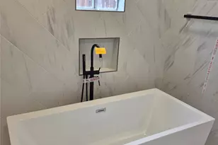 710 S Glasgow Dr, Dallas, TX 75223 - Photo 20