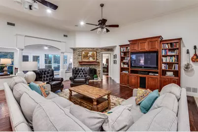 1114 Country Club Court, Mansfield, TX 76063 - Photo 4