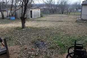 2006 20th St, Mineral Wells, TX 76067 - Photo 4