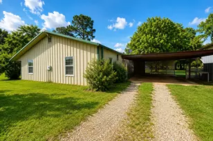 140 Pecan St, Blossom, TX 75416 - Photo 2
