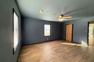140 Pecan St, Blossom, TX 75416 - Photo 10