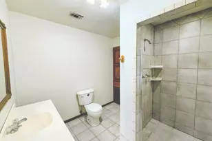 140 Pecan St, Blossom, TX 75416 - Photo 10