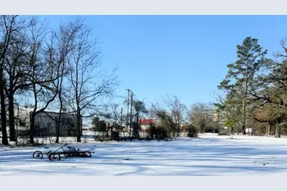 140 Pecan Street, Blossom, TX 75416 - Photo 12