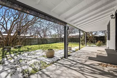 605 W Crockett Street, Ennis, TX 75119 - Photo 24