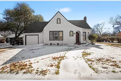 605 W Crockett Street, Ennis, TX 75119 - Photo 2