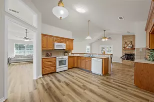 1392 Spanish Oak Tr, Whitney, TX 76692 - Photo 24