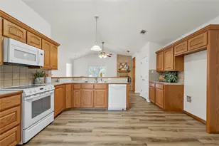 1392 Spanish Oak Tr, Whitney, TX 76692 - Photo 22