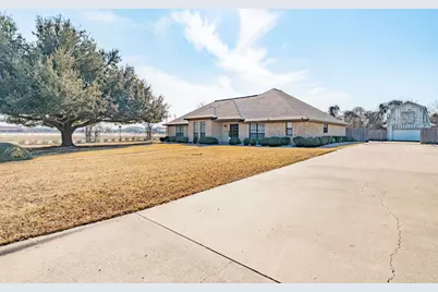 170 Brittain Circle, Stephenville, TX 76401 - Photo 2