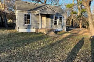 935 E Washington St, Paris, TX 75460 - Photo 1