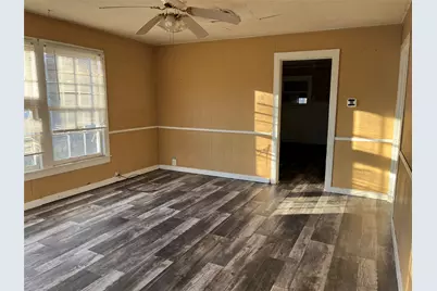 935 E Washington Street, Paris, TX 75460 - Photo 2