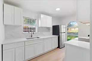 4333 Thicket Dr, Garland, TX 75043 - Photo 2