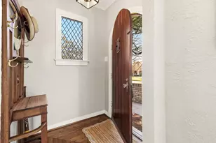 904 Clermont Ave, Dallas, TX 75223 - Photo 2