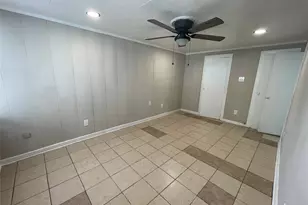 2008 Sanquinet St, Fort Worth, TX 76107 - Photo 8