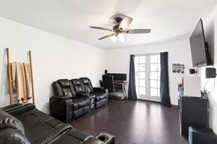 2906 Pacific Ct, Irving, TX 75062 - Photo 20