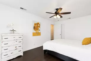 2906 Pacific Ct, Irving, TX 75062 - Photo 24