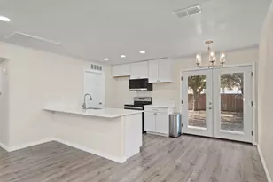 2201 Wildbriar Dr, Arlington, TX 76014 - Photo 6