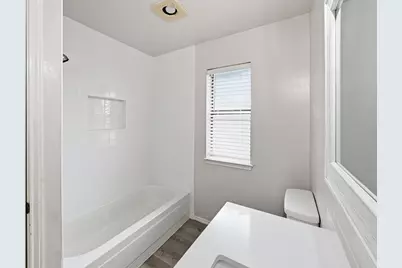 816 Midcreek Drive, Euless, TX 76039 - Photo 18