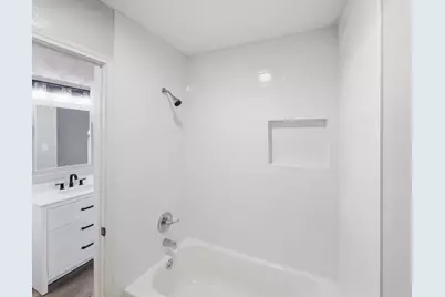 816 Midcreek Drive, Euless, TX 76039 - Photo 14