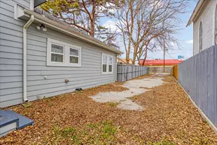 805 W Owings St, Denison, TX 75020 - Photo 6