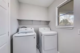 348 Thompson St, Fort Worth, TX 76134 - Photo 24