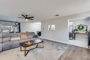 348 Thompson St, Fort Worth, TX 76134 - Photo 8