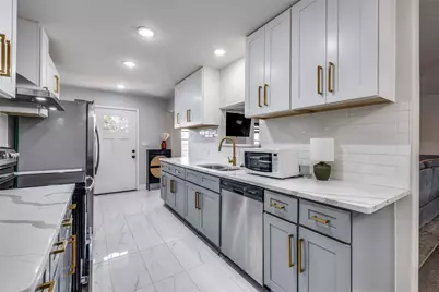 348 Thompson Street, Fort Worth, TX 76134 - Photo 6