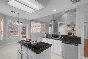 4706 Coventry Ln, Arlington, TX 76017 - Photo 12