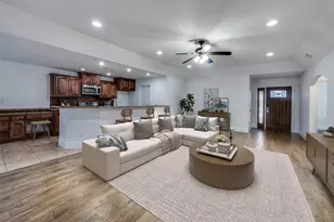 5613 Marlene Dr, Haltom City, TX 76148 - Photo 4