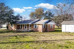603 E Market St, Mabank, TX 75147 - Photo 2