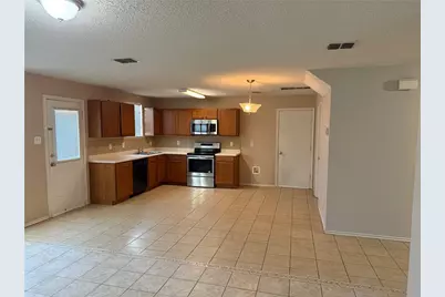 2011 Cap Rock Lane, Grand Prairie, TX 75052 - Photo 4