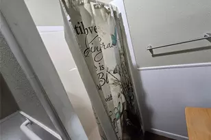 322 Capps St, Marlin, TX 76661 - Photo 8