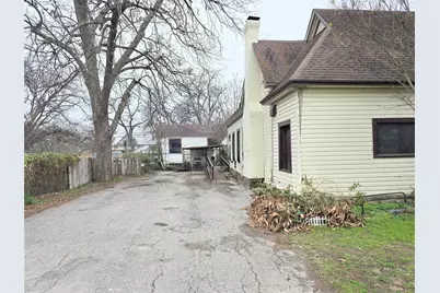 322 Capps Street, Marlin, TX 76661 - Photo 2