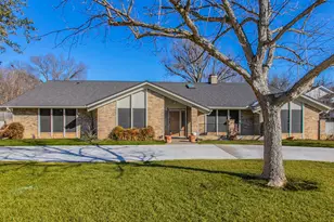 1112 Spring Lake Dr, Duncanville, TX 75137 - Photo 2