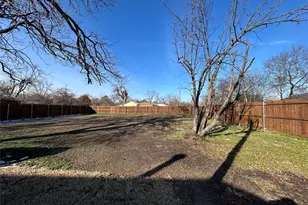 802 S Medora St, Terrell, TX 75160 - Photo 32