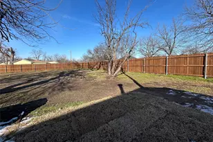 802 S Medora St, Terrell, TX 75160 - Photo 30