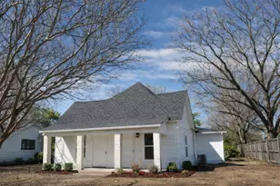 807 Kaufman St, Waxahachie, TX 75165 - Photo 1