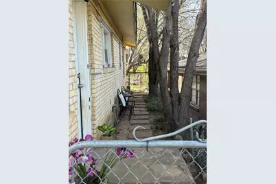 829 W Church Street, Grand Prairie, TX 75050 - Photo 2