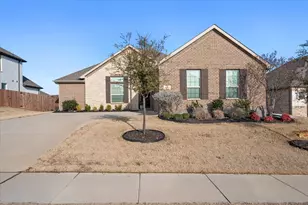 1104 Whispering Hl Dr, Mansfield, TX 76063 - Photo 2