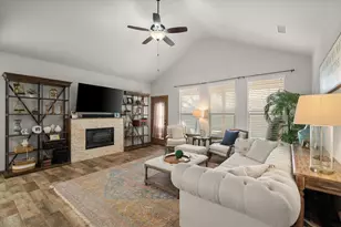 707 Phillips Ct, Mansfield, TX 76063 - Photo 10