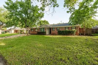 600 Circleview Drive N, Hurst, TX 76054 - Photo 1