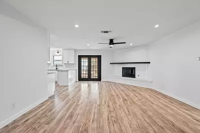 600 Circleview Drive N, Hurst, TX 76054 - Photo 2