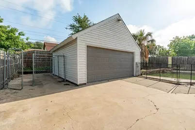 600 Circleview Drive N, Hurst, TX 76054 - Photo 28
