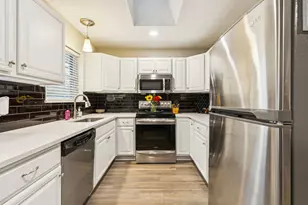 1712 Wildwood St, Corinth, TX 76210 - Photo 2