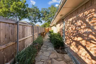 9702 Summerhill Ln, Dallas, TX 75238 - Photo 26