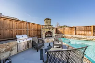 3909 Aquatic Dr, Carrollton, TX 75007 - Photo 36