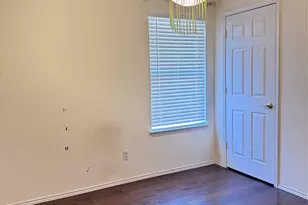 520 Kelley Ct, Fort Worth, TX 76120 - Photo 6