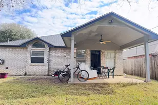 520 Kelley Ct, Fort Worth, TX 76120 - Photo 10