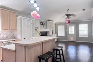 520 Kelley Ct, Fort Worth, TX 76120 - Photo 4