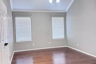 520 Kelley Ct, Fort Worth, TX 76120 - Photo 8