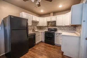 203 W Purdom Ave, Alvarado, TX 76009 - Photo 18